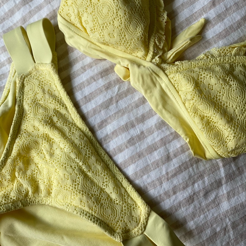Yellow Bikini - Picture 3 of 5